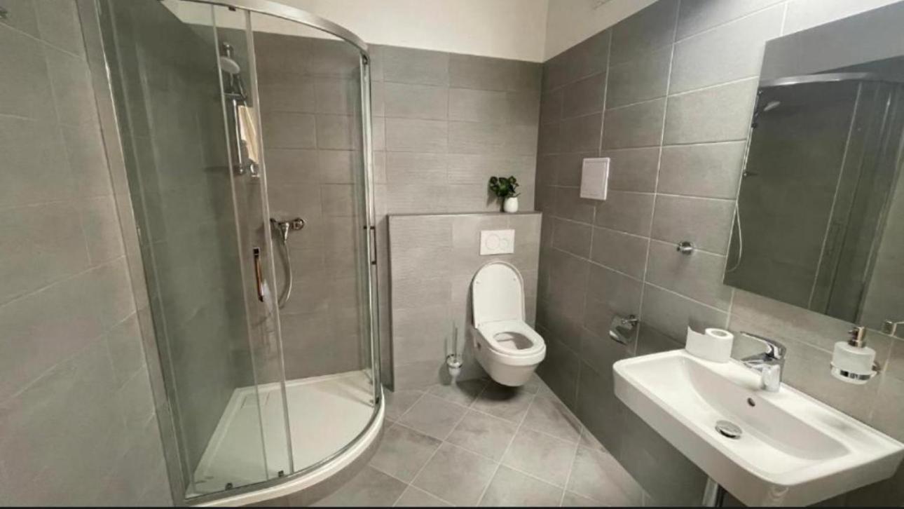 Pension De Lux Königsbrunn Екстериор снимка