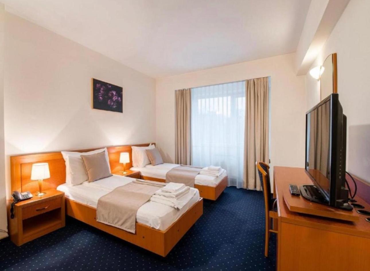 Pension De Lux Königsbrunn Екстериор снимка